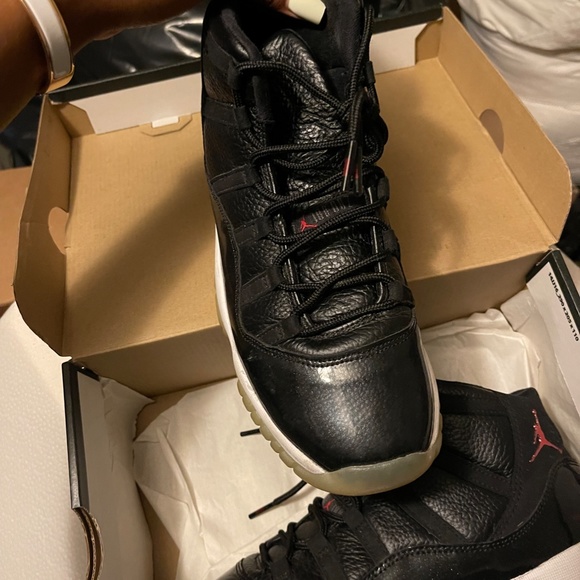 AIR JORDAN 11 RETRO 72-10 - Picture 2 of 6